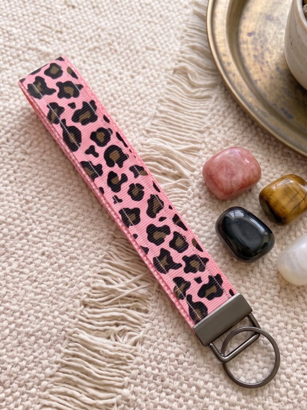 New Pink Cheetah Print Fabric Keychain Wristlet – Cute & Handy Key Holder